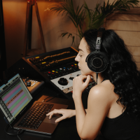 Audio-Technica ATH-R70xa Professional Open-Back Reference Headphones