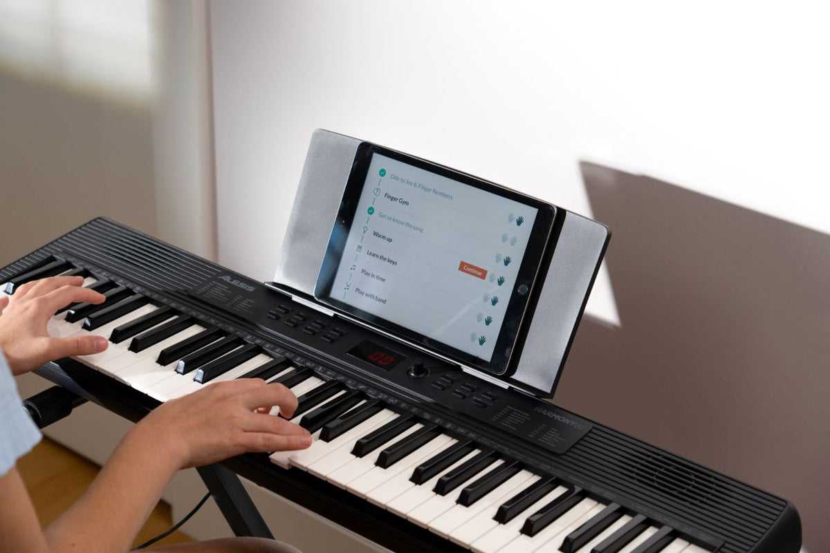 Alesis Harmony 61 MK4 Portable Keyboard Pack