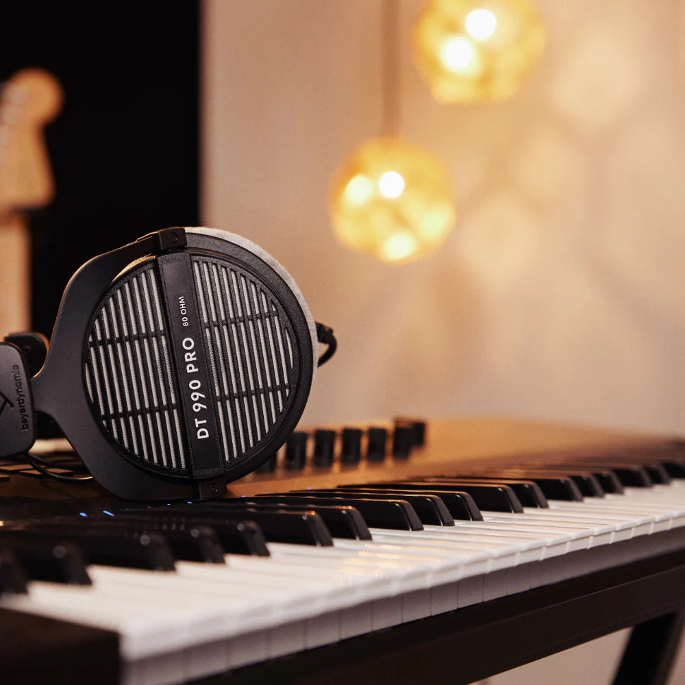 Beyerdynamic  DT 990 PRO 80 Ohm Professional Monitoring Headphone