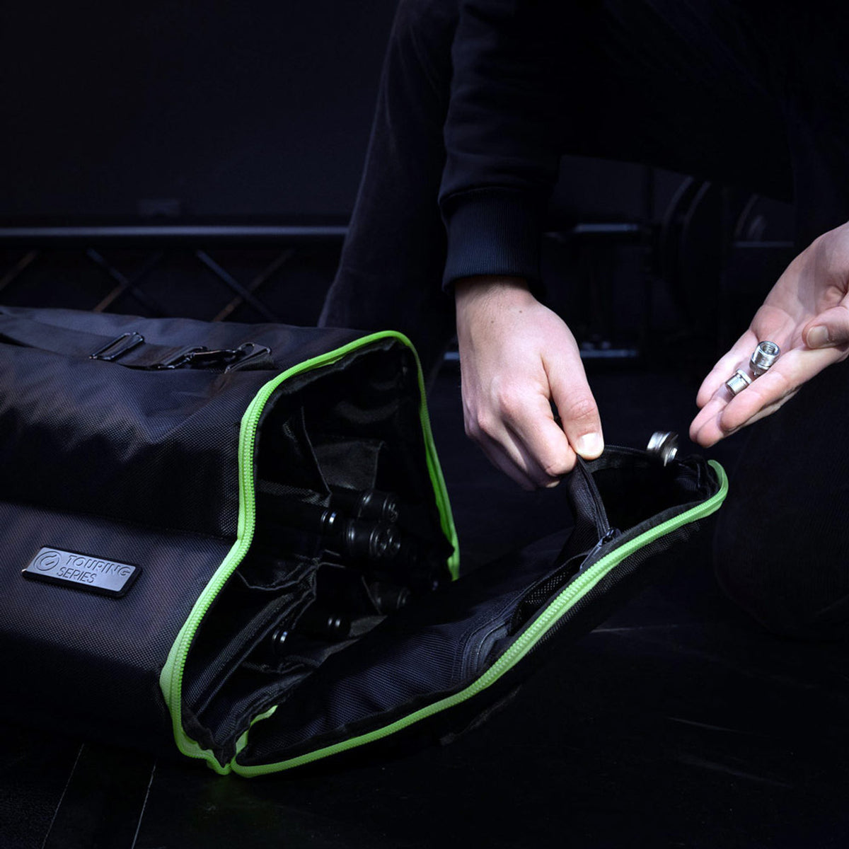 Gravity GTBGMS6B Touring Transport Bag for 6 Mic Stands on Wheels