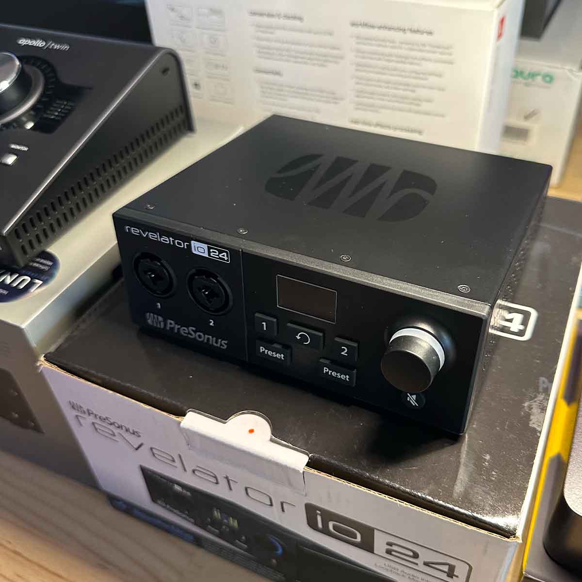 PreSonus Revelator io24 Audio Interface with FX & loopback - OPEN BOX