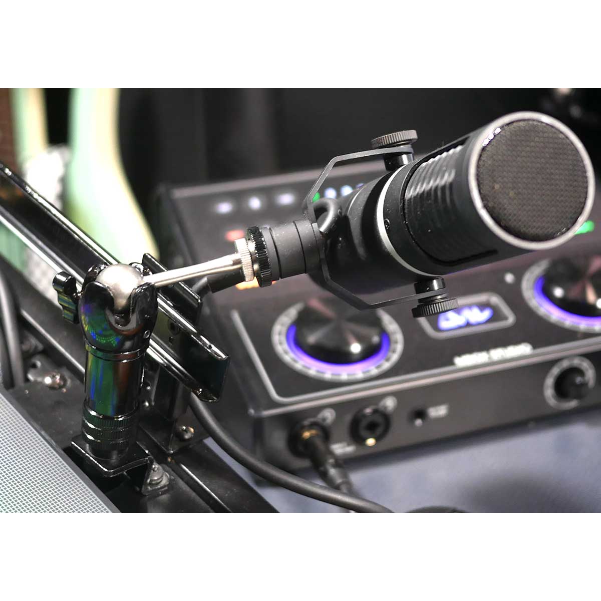 Triad-Orbit IO-RCK IO-Equipped mount for connections to professional 19” equipment rack spaces