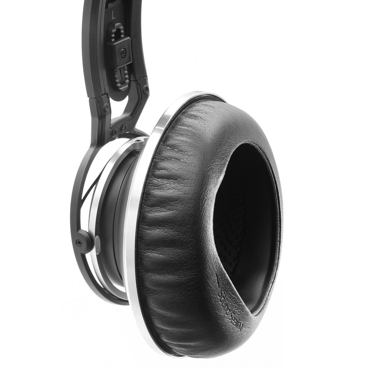Closed Headphones - AKG K872 Master Reference Closed-Back Headphones