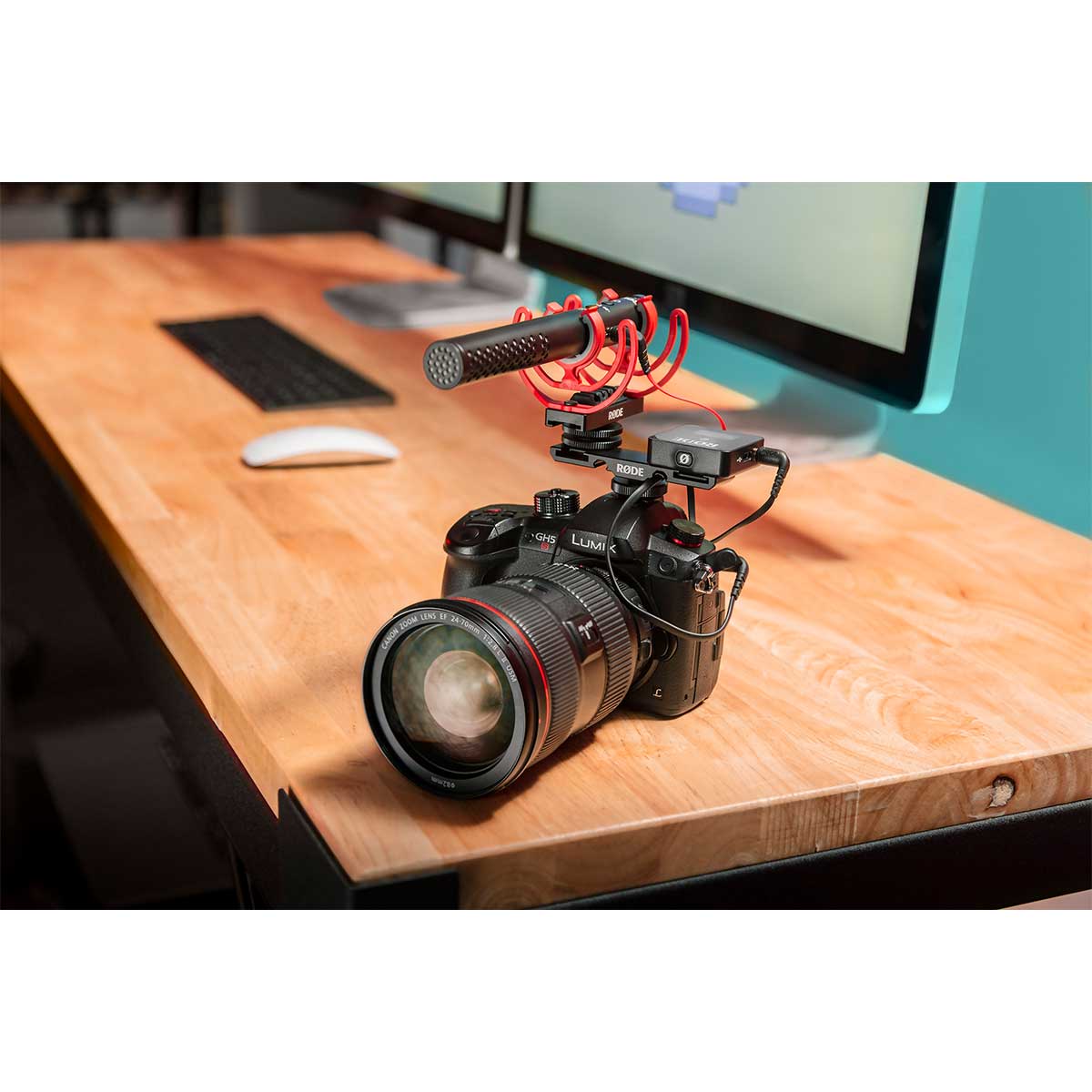 RØDE DCS-1 Dual Cold Shoe Mount example