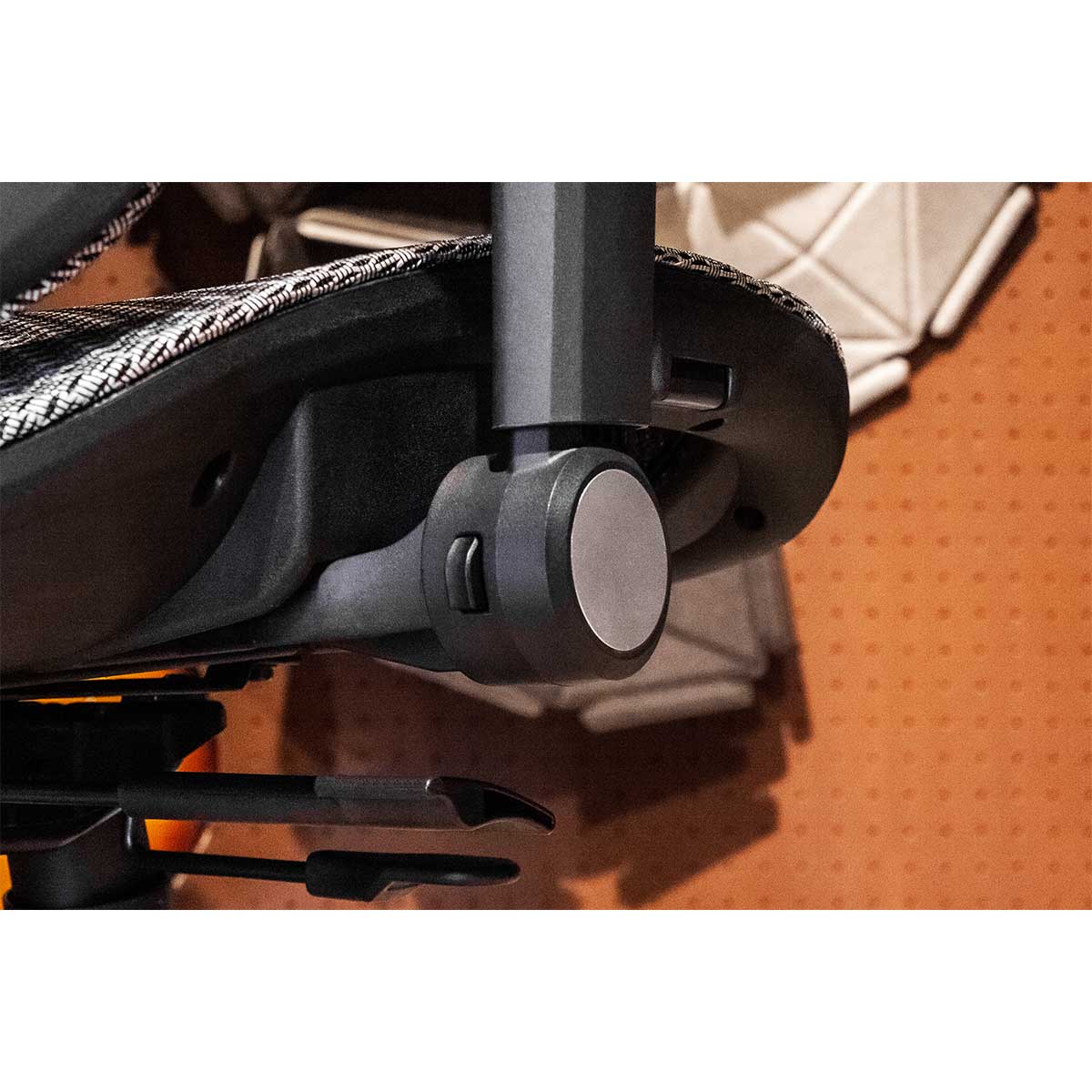 Wavebone Viking Premium Ergonomic Studio Chair